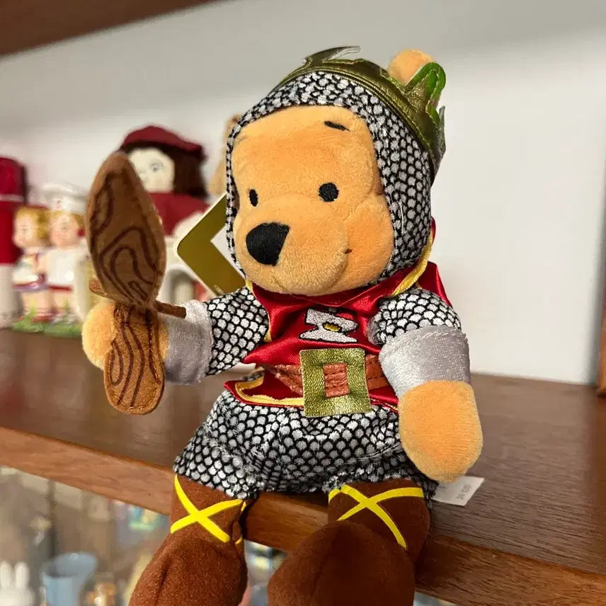 [BUNJANG] Disney Vintage Winnie the Pooh Knight Plush Doll 2001 / 레어)디즈니 빈티지 곰돌이푸 기사도 인형 2001년