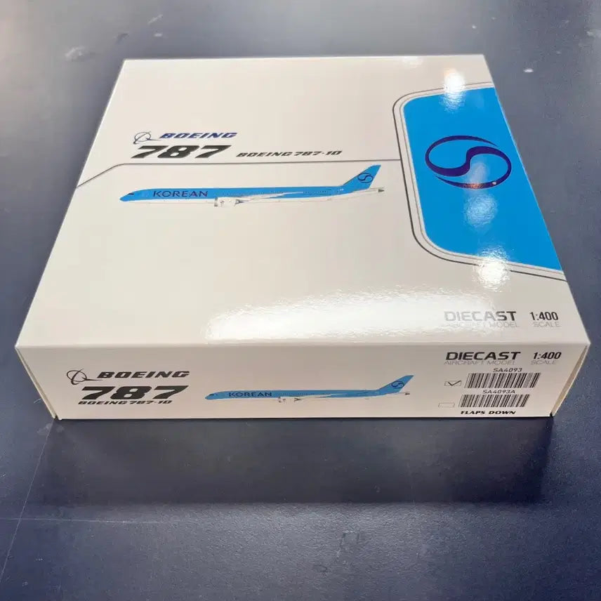 [BUNJANG] JC Wings Boeing 787-10 Korean Air Model Airplane / JC WIngs 보잉 787-10 대한항공 모형비행기 팔아요