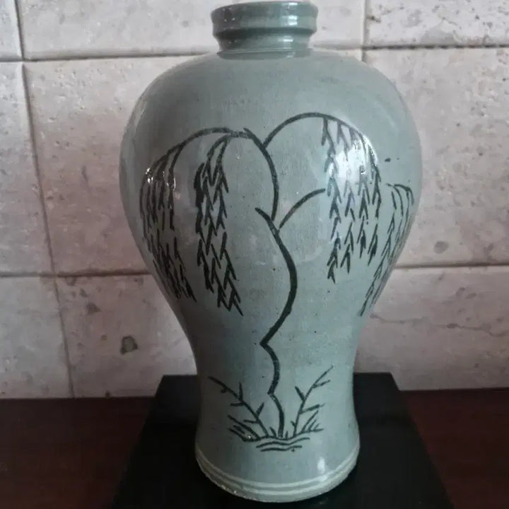 [BUNJANG] North Korean Celadon Ink Wash Painting Willow Pattern Vase / 북한 도자기수묵화 버드나무 무늬 도자기