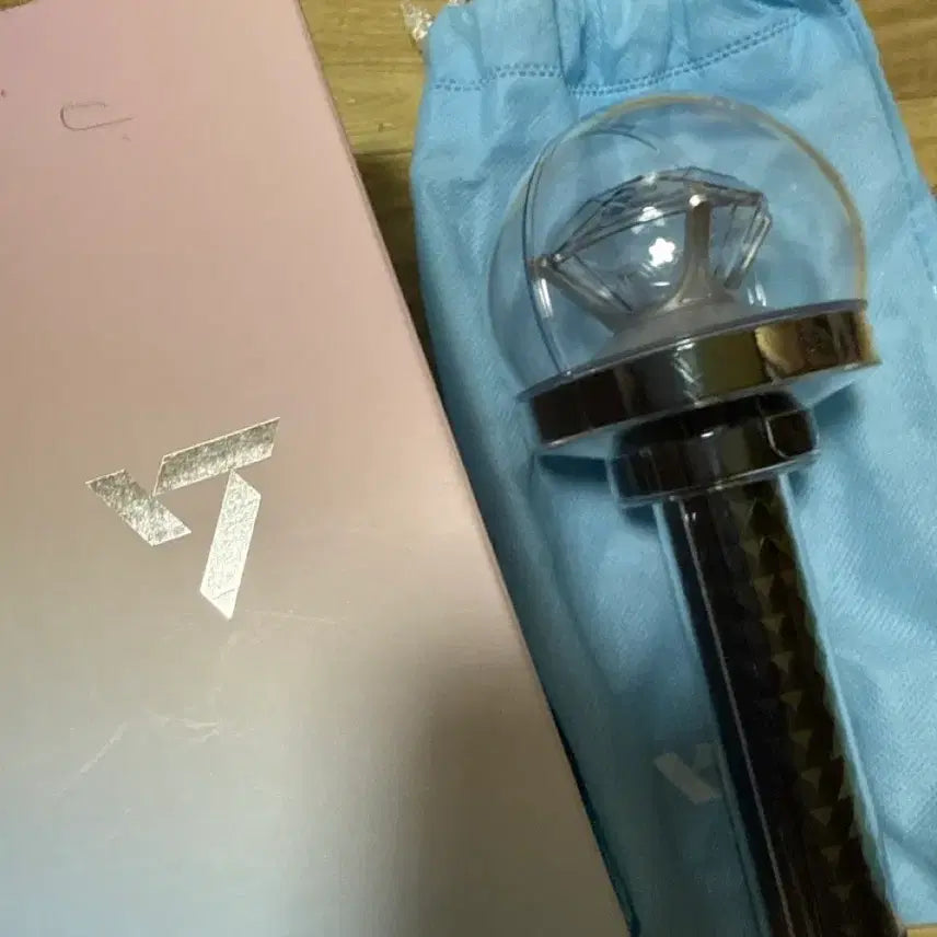[BUNJANG] SEVENTEEN Official Lightstick Carat Bong Ver. 3 / 세븐틴 공식 응원봉 캐럿봉 ver.3 급처