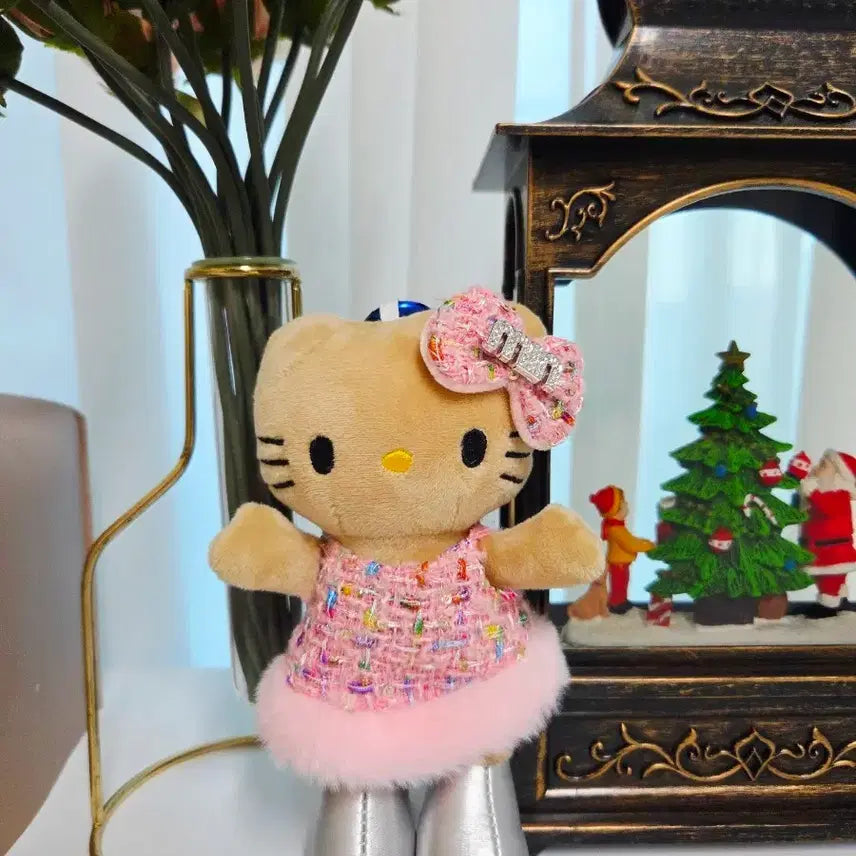 [BUNJANG] Hello Kitty Tweed Dress Tanning Doll Charm New Product / 헬로키티 트위드 원피스 태닝 인형 키링 새상품