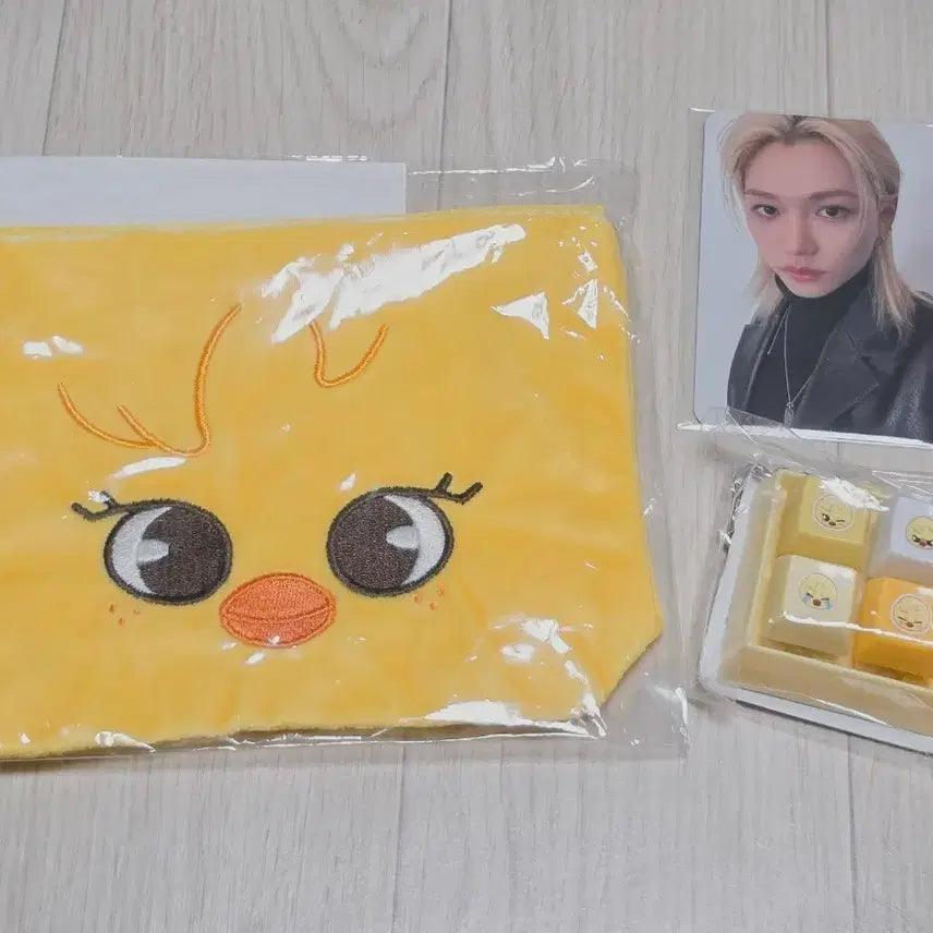 [BUNJANG] Stray Kids SKZOO BbokAri Pouch Keycap Felix Photocard Bundle Set / 스트레이키즈 스키주 뽁아리 파우치 키캡 필릭스 포카 쿠지 일괄