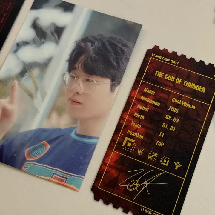 [BUNJANG] T1 Zeus Choi Woo-je Photocard &amp; Postcard Bundle Set / (반택포) 롤 제우스 최우제 포토카드 엽서 굿즈 일괄