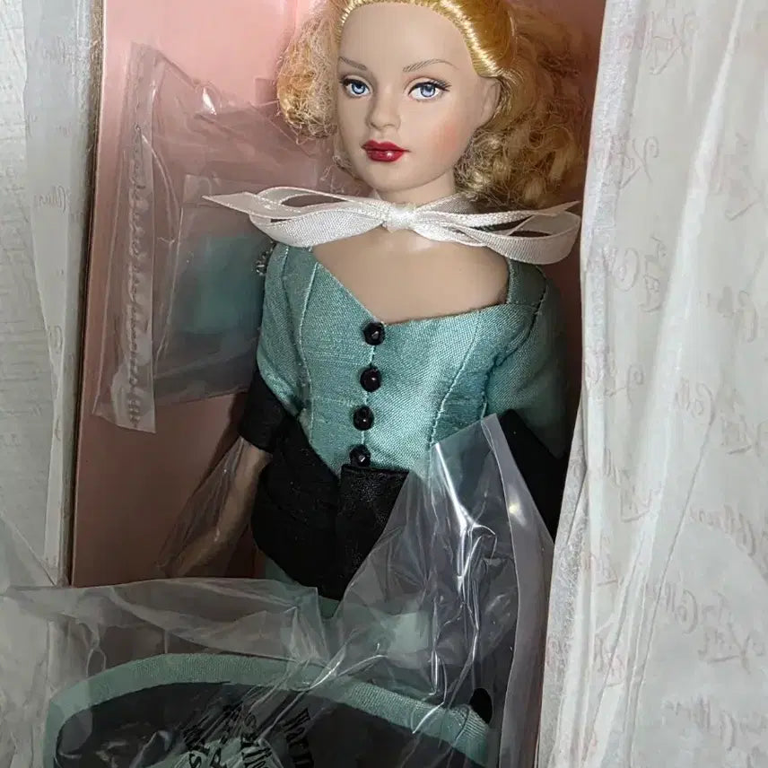 [BUNJANG] Tonner Doll Tiny Kitty Collier 10" Collectible Figure / 패션로얄티 토너돌 키티 콜리어 새상품 바비인형 실크스톤 포피파커 피규어