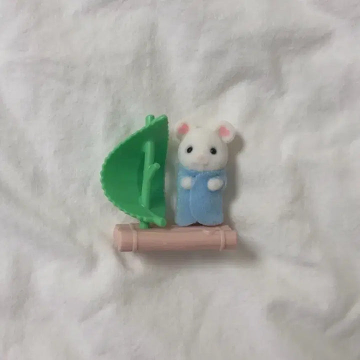 [BUNJANG] Sylvanian Families Baby Marshmallow Mouse Secret Forest / 실바니안 아기 비밀의 숲 마쉬멜로 쥐