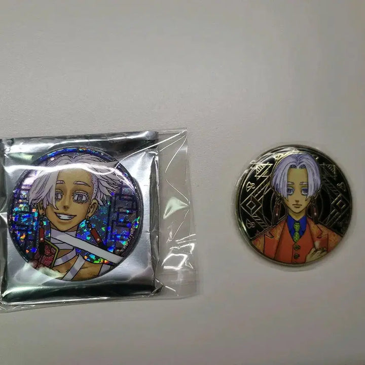 [BUNJANG] Tokyo Revengers Kurokawa Izana Original Art Exhibition Can Badge (New/Old Art) / 도쿄 리벤져스 도리벤 쿠로카와 이자나 원화전 캔뱃지 신원화전 구원화전