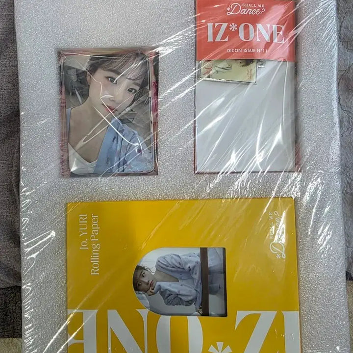 [BUNJANG] IZ*ONE Jo Yuri DICON Photocard (Unsealed) / 아이즈원 디아이콘  izone 조유리 joyuri 미개봉