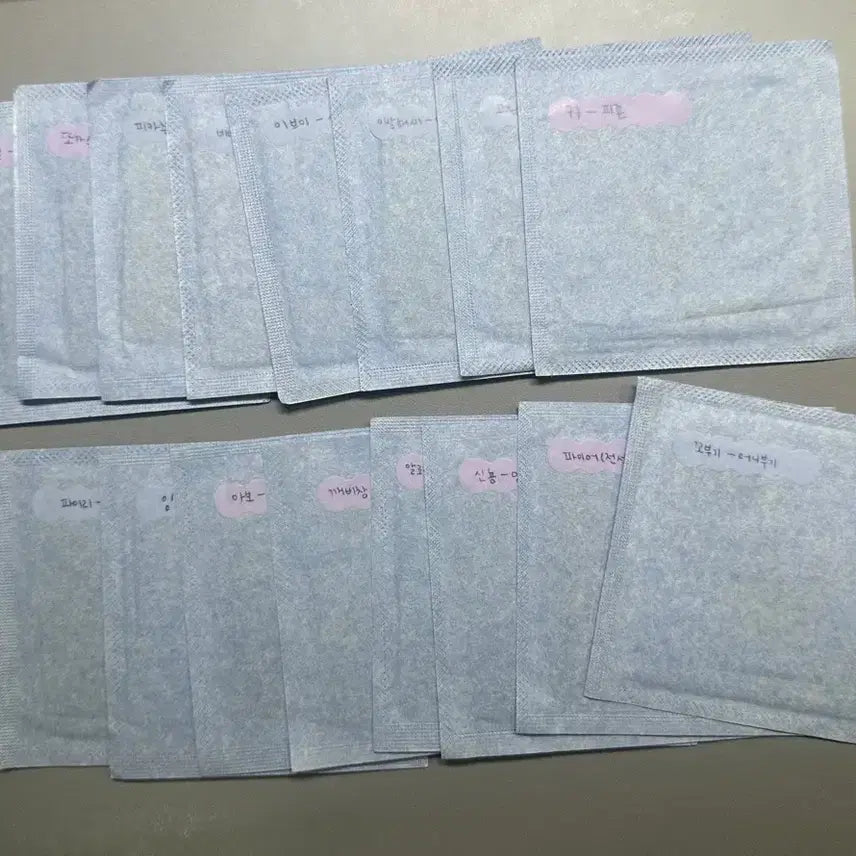 [BUNJANG] Pokemon Lenticular Chip Ttibu Seal Cards Sealed / 포켓몬스터 렌티큘러칩 띠부씰 카드 미개봉