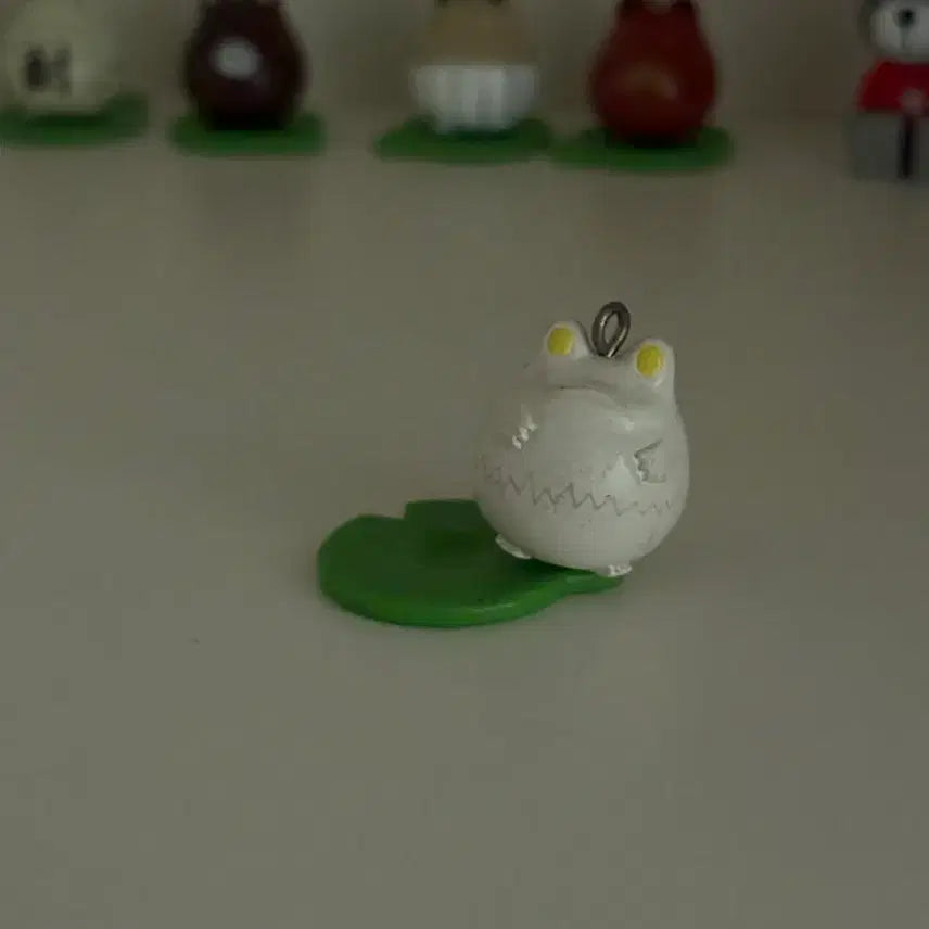 [BUNJANG] Egg Frog Plush / 계란 프로그