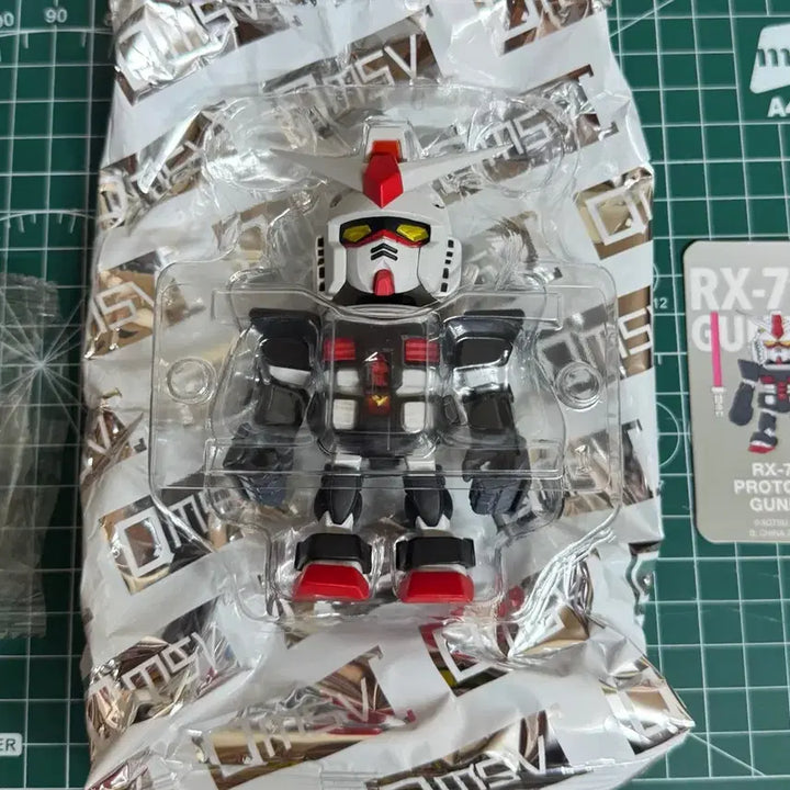 [BUNJANG] Bandai Namco QMSV RX-78-2 Gundam Mini Figure (Rare, Japan Exclusive) / (한국 미발매 일본구매)반다이남코 qmsv 건담 미니 피규어 희귀