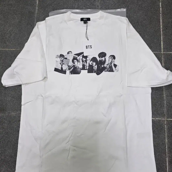 [BUNJANG] BTS Arirang Official Merchandise White T-Shirt / BTS의 &
