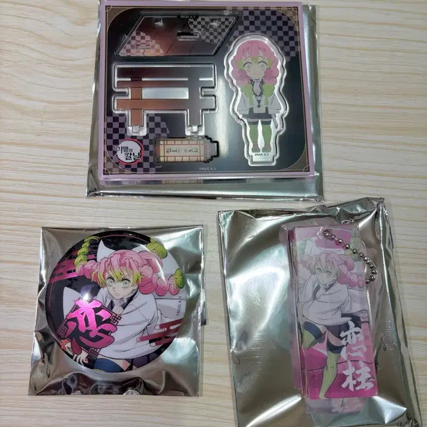 [BUNJANG] Demon Slayer Mitsuri Kanroji Acrylic Stand, Badge, and Acrylic Stick Set / 귀멸의 칼날 팝업 미츠리 아크릴 스탠드 뱃지 아크릴 스틱 세트