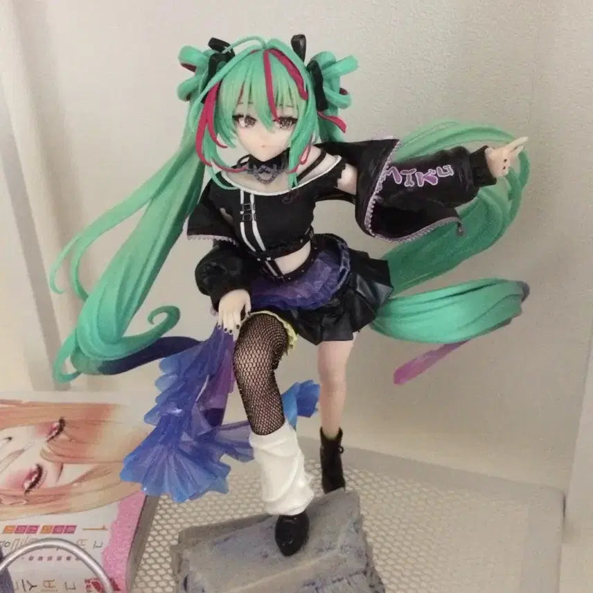 [BUNJANG] Sega Vocaloid Hatsune Miku Figure / 세가 펑크 미쿠 피규어