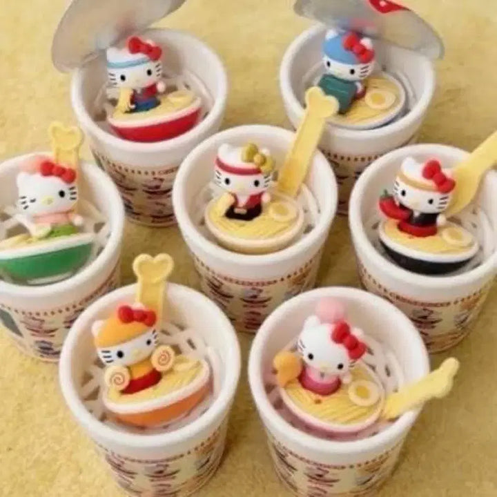 [BUNJANG] Sanrio Genuine Hello Kitty Ramen Figure (Tonkotsu Version) / 산리오 정품 헬로키티 라멘 피규어, 돈코츠 버전