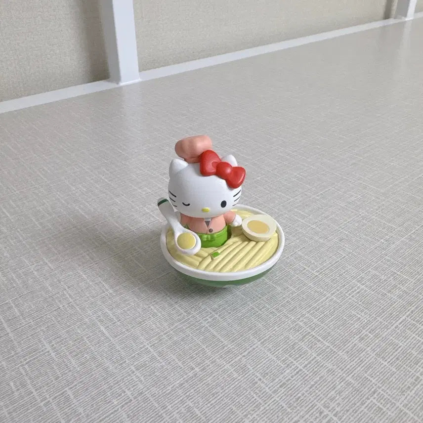 [BUNJANG] Sanrio Genuine Hello Kitty Ramen Figure (Tonkotsu Version) / 산리오 정품 헬로키티 라멘 피규어, 돈코츠 버전
