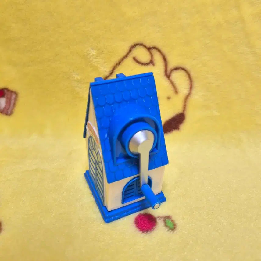 [BUNJANG] Retro Forest House Pencil Sharpener Miniature Figure (Blue) / 키탄클럽 레트로 숲의 집 연필깎이 미니어처 파랑 마스코트 가챠 피규어 모리노이에