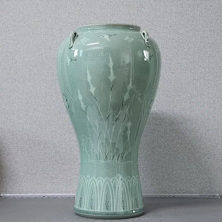 [BUNJANG] Haegang Yu Geun-hyung Celadon Black &amp; White Inlaid Chrysanthemum Pattern Saiho Vase / 해강 유근형 흑백상감 국화문 사이호