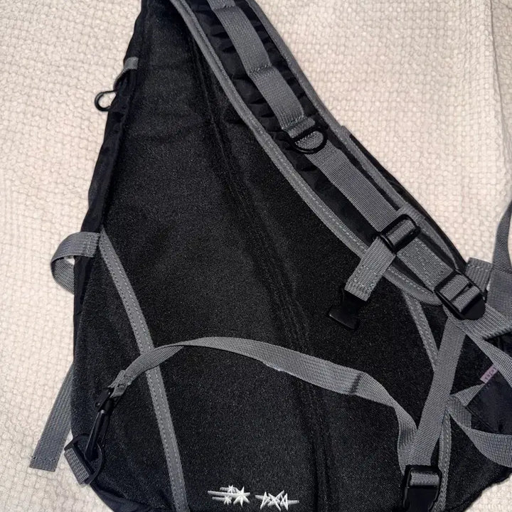 [BUNJANG] TXT (TOMORROW X TOGETHER) NAGOCL Collaboration Sling Bag / 투바투 나고클 콜라보 슬링백 크로스백