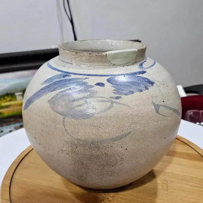 [BUNJANG] Joseon Dynasty Blue and White Porcelain Flower Vase (Cheonghwa Baekja) / 청화백자초화문호