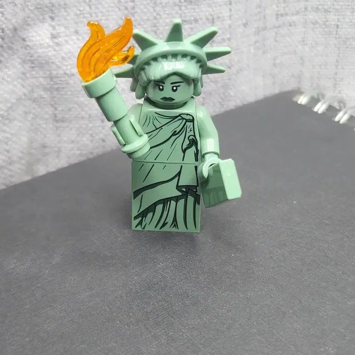 [BUNJANG] Lego Minifigure Statue of Liberty / 레고 미니피규어 레이디 리버티(자유의 여신상)