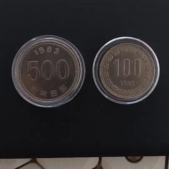 [BUNJANG] 1982 100 Won Coin &amp; 1983 500 Won Coin Set / 미사용급)100원 1982년 500원 1983년 동전