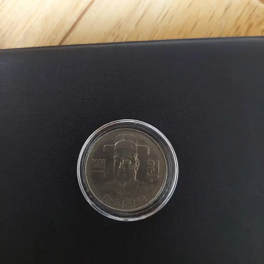 [BUNJANG] 1982 100 Won Coin &amp; 1983 500 Won Coin Set / 미사용급)100원 1982년 500원 1983년 동전