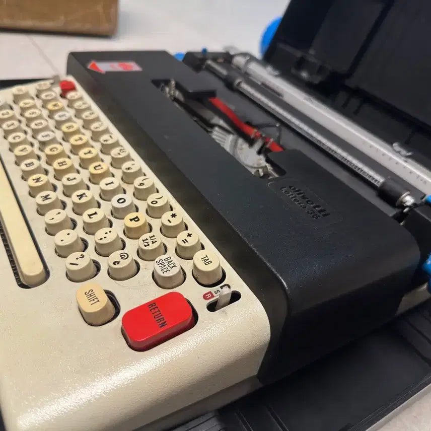 [BUNJANG] Olivetti Lettera 36 Electric Typewriter / 올리베티 레테라 36 전동 타자기