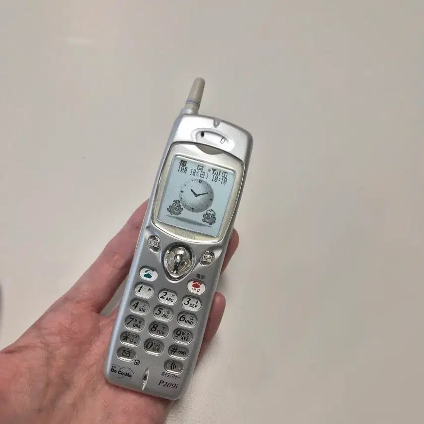 [BUNJANG] Docomo Y2K Silver Bar-Type Mock-up Phone / 일본 고전 y2k 도코모 실버 일본 핸드폰 모형폰 바형 목업폰
