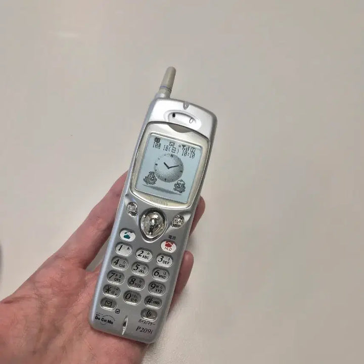 [BUNJANG] Docomo Y2K Silver Bar-Type Mock-up Phone / 일본 고전 y2k 도코모 실버 일본 핸드폰 모형폰 바형 목업폰