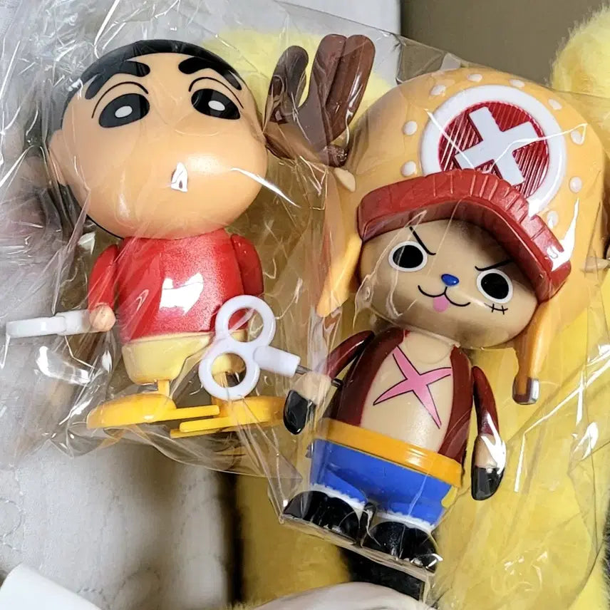 [BUNJANG] Crayon Shin-chan Bee Costume Plush 35cm &amp; Shinnosuke Figure Set / 짱구는못말려 꿀벌짱구35cm+신짱구 피규어+태엽 피규어2종 세트(새상품)