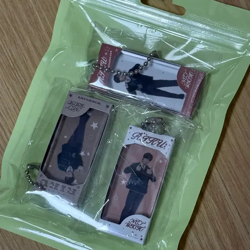 [BUNJANG] NCT-WISH Wishlist Raffle D-Prize Riku Set / [미개봉] 엔시티위시 위시리스트 온라인 쿠지 래플 D상 리쿠 세트