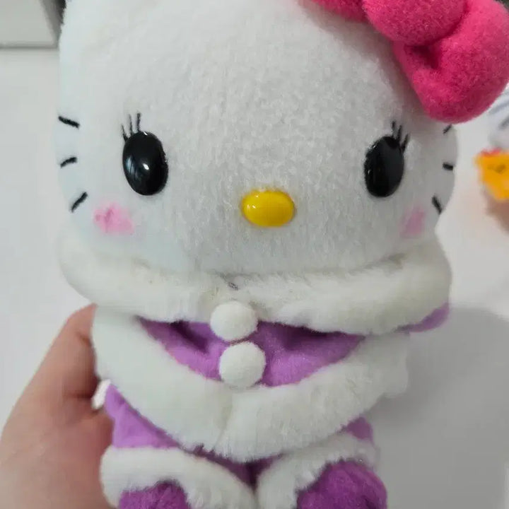 [BUNJANG] Sanrio Hello Kitty Plush Keyring / 고전 산리오 헬로키티 인형키링