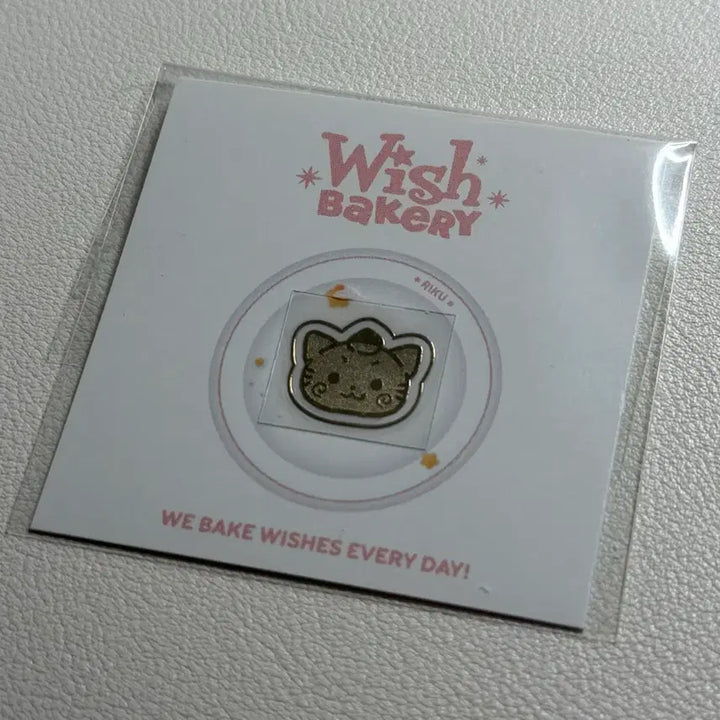 [BUNJANG] NCT WISH Riku Kuri Enameled Pin (Sealed) / 엔시티위시 리쿠 쿠리 전차스 미개봉 새상품