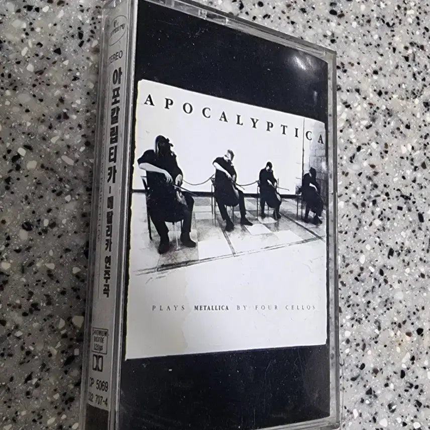 [BUNJANG] Apocalyptica Plays Metallica By Four Cellos Cassette Tape / 아포칼립티카 / 메탈리카 연주곡 [카세트 테이프]