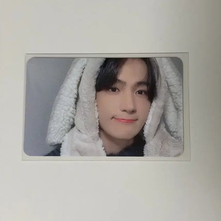 [BUNJANG] The Boyz Hyunjae Rabbit Blanket POB (Watch It) / 더보이즈 현재 이재현 토끼담요 미공포 와치잇 포카