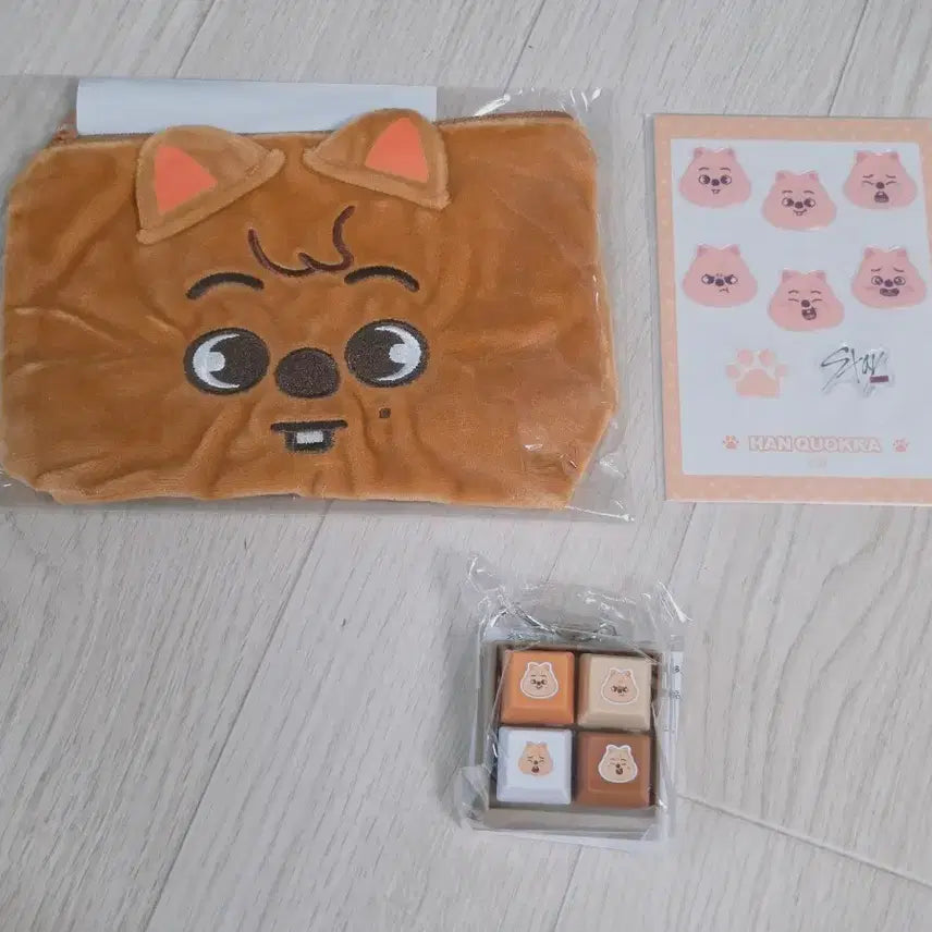 [BUNJANG] Stray Kids Han Jisung SKZOO Kkura Keychain Pouch Sticker Bundle Set / 스트레이키즈 한지성 스키주 쿼카 쿠지 키링 파우치 스티커 일괄