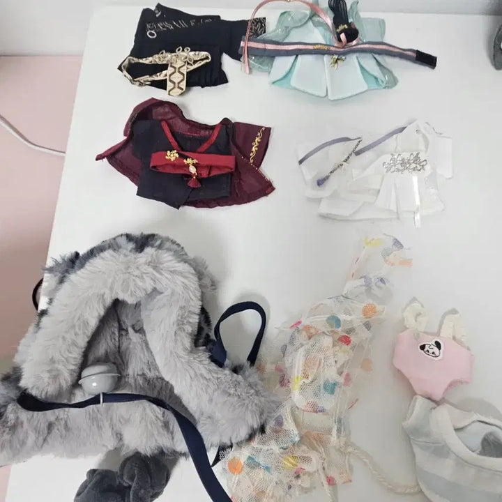 [BUNJANG] Hwansan Gihwan Jji Cheongmyeong, Jji Yi-seol 10cm Doll Bundle Set with Outfits / 화산귀환  찌청명 ,찌이설 + 10센티 옷들 일괄