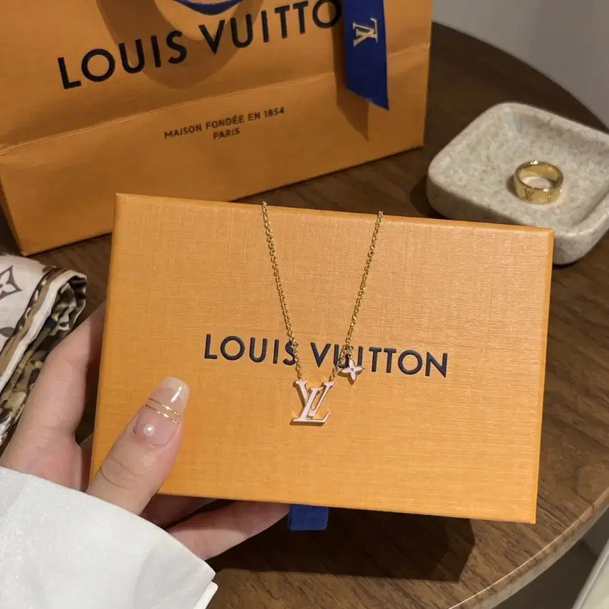 [BUNJANG] Louis Vuitton LV Monogram Enamel Necklace Gold / 루이비통 골드 목걸이  LV 로고 에나멜 장식