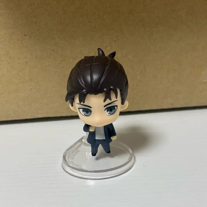 [BUNJANG] Attack on Titan Eren Standing Gacha Figure / 진격의 거인 스탠딩 가챠 에렌