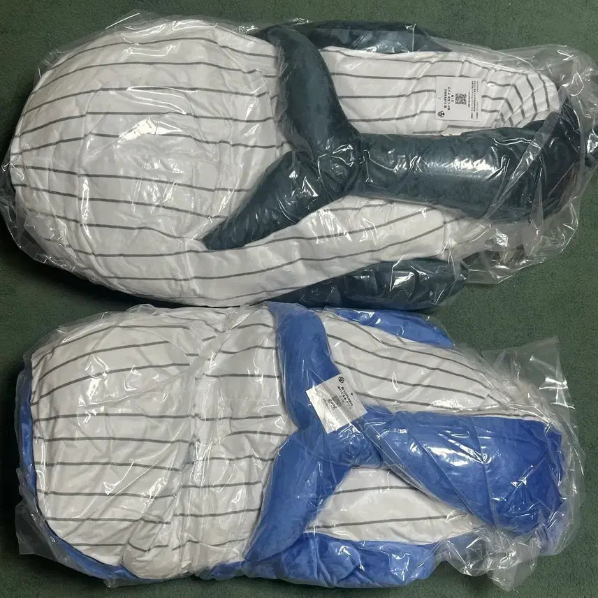 [BUNJANG] Super Big Whale Plush Toy Set (120cm) - Blue &amp; Gray / [초특가] 슈퍼 빅 고래 인형 판매 120cm 2개세트 일본정품 대형인형