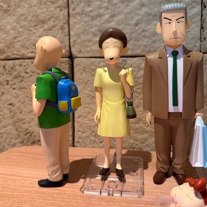 [BUNJANG] Crayon Shin-chan Family Resin Figure Set / 택포) 짱구 가족 레진 피규어 세트