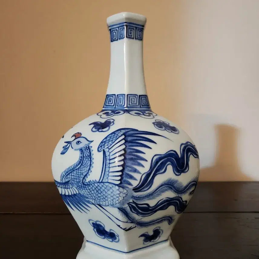 [BUNJANG] Woljeong Han Seok-ki Celadon Porcelain Hexagonal Vase / 월정 한석기 작가 청화백자 6각 화병