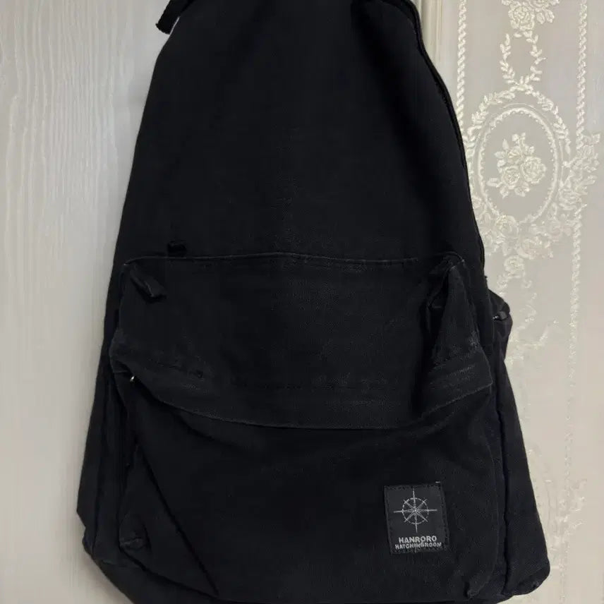 [BUNJANG] HanloLo Hatching Room Collaboration Backpack / 한로로 해칭룸 백팩