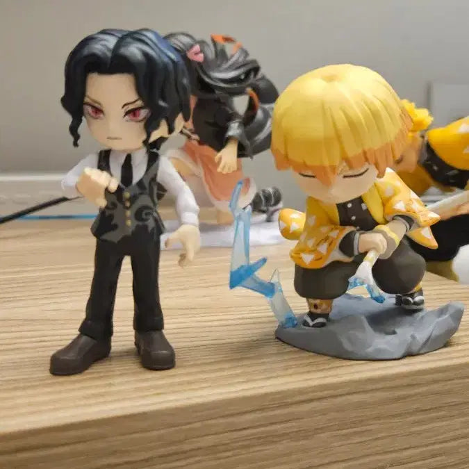 [BUNJANG] Demon Slayer Muzan &amp; Zenitsu Figure Set / 귀멸의 칼날 피규어 무잔 젠이츠