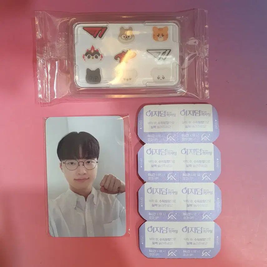 [BUNJANG] T1 Faker Photocard &amp; Eucerin Patch Bundle / T1 이지덤 퀵카밍패치 8매+애니멀패치+페이커 포카