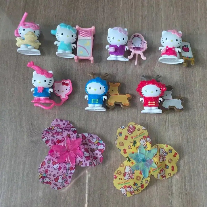 [BUNJANG] Hello Kitty Kinder Joy Classic Toy Figures / 헬로키티 킨더조이 고전 장난감 피규어
