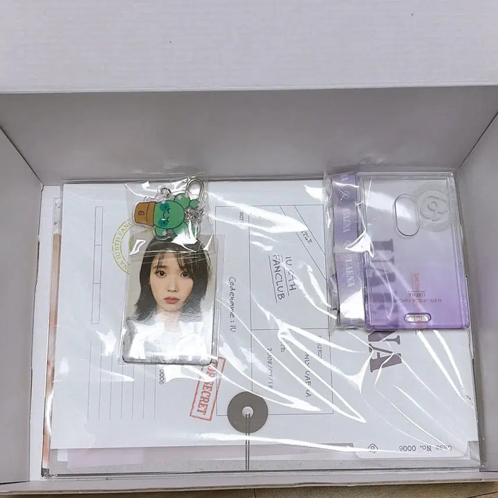 [BUNJANG] IU UAENA 6th Fanclub Kit Full Set (Photocards Included) / 풀세트)아이유 유애나 6기 팬클럽키트 판매 (아이유포카)
