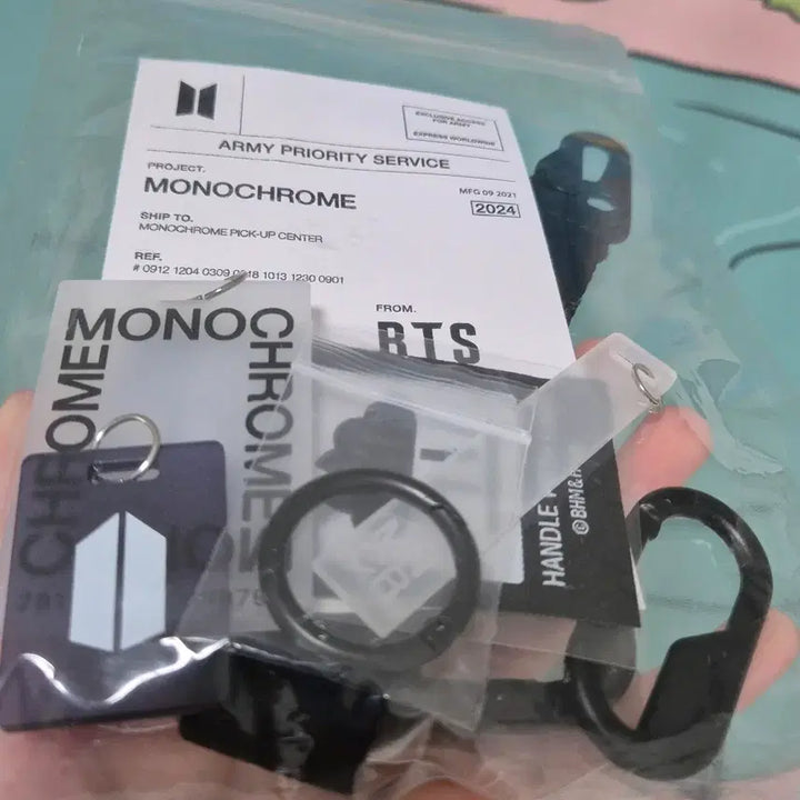 [BUNJANG] BTS BT21 Monochrome DIY Keyring (Official) / bt21+방탄 키링 모노크롬 bts 공식 팝업 스토어 방콕 홍콩 아미 열쇠고리