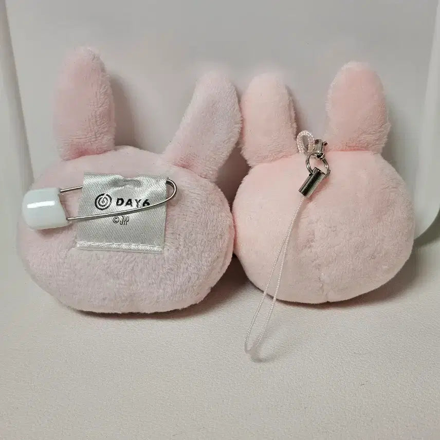 [BUNJANG] Day6 Young K Philkk Collection Soft Toy Badge &amp; Face Keyring / 데이식스 원필 필끼 엠디(소프트 토이 뱃지, 페이스키링)