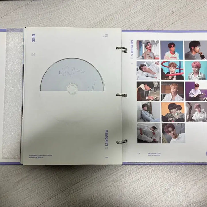 [BUNJANG] BTS Memories 2018 DVD Bundle Set (Suga Photocard, Scroll Poster Included) / 방탄소년단 메모리즈 2018 (포토카드슈가, 족보 포스터 포함)